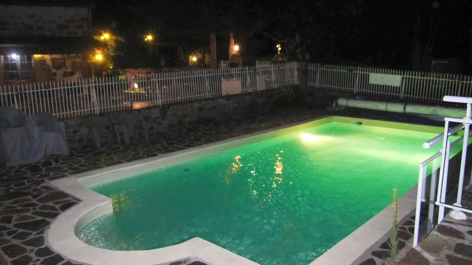 Bungalow Charmant A Argences-En-Aubrac Avec Piscine Partagee 0*,